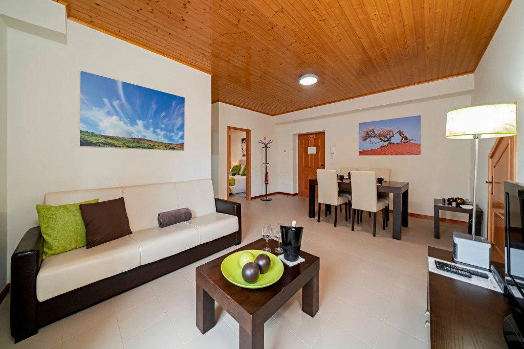 In the pedestrianised Funchal Old Town, close to amenities | Taberna Apartment 3