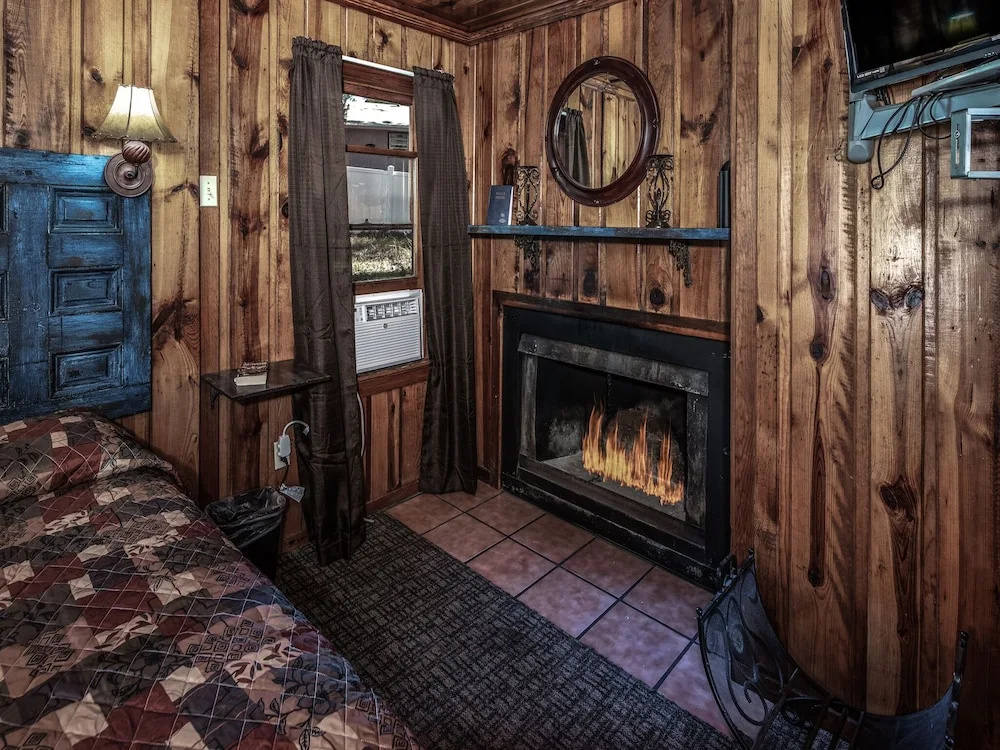 Mechem Dr Apache Village & Cabins by VTrips