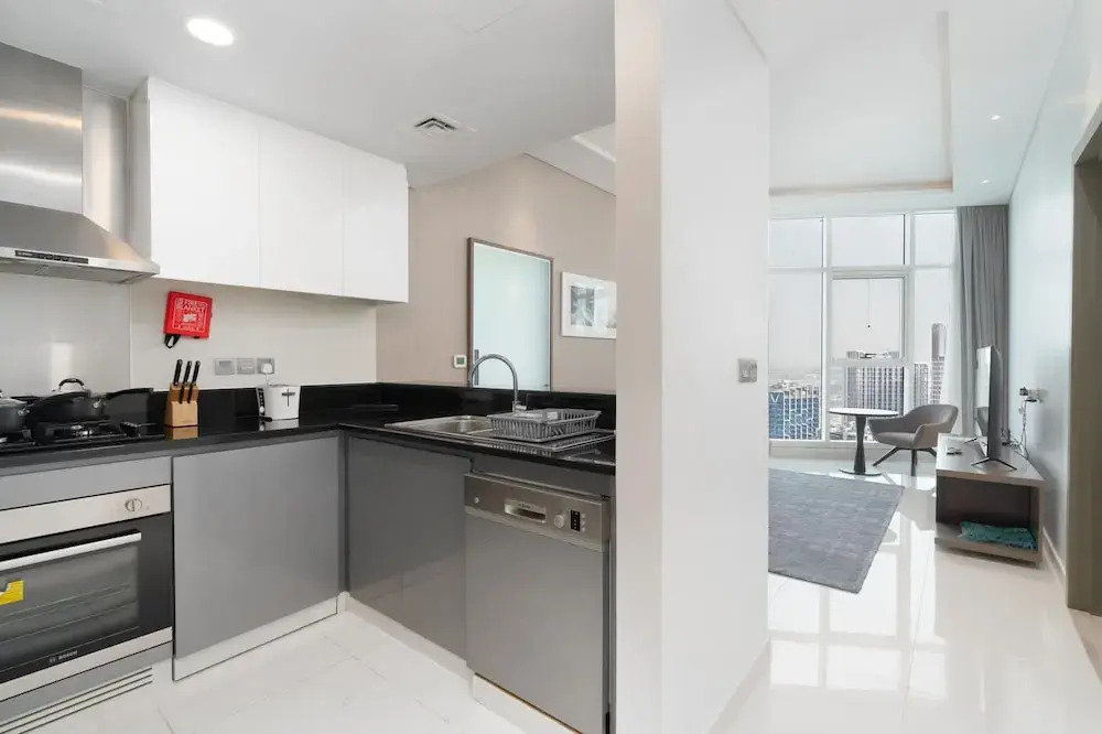 SuperHost - Breathtaking Canal Views From this Cozy Apartment
