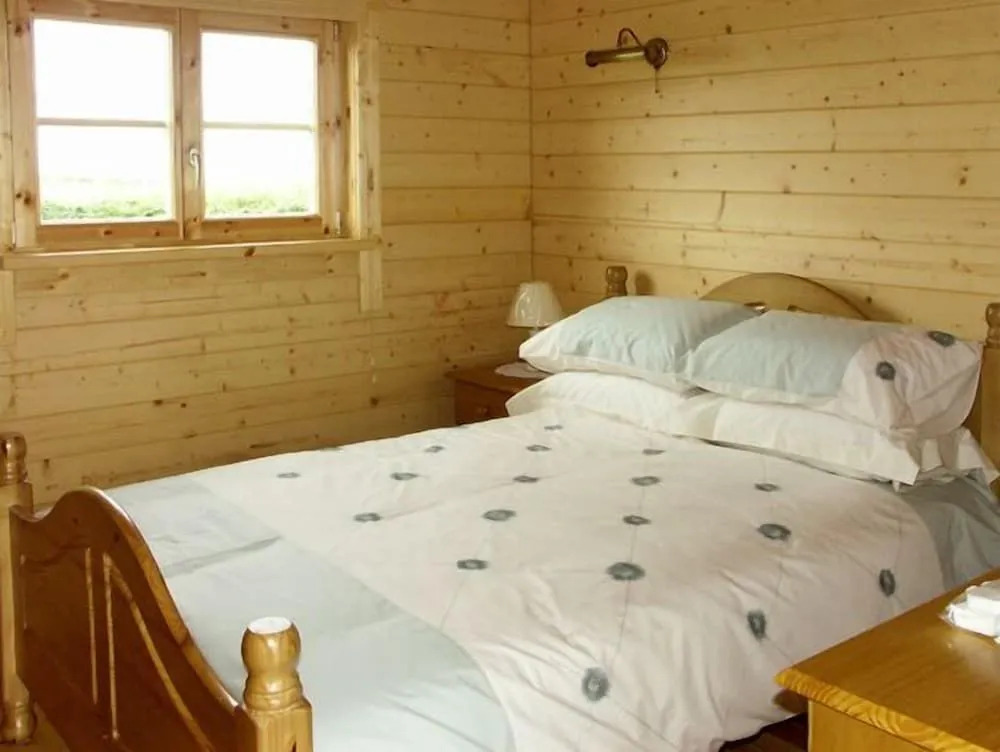 Thornlea Log Cabin