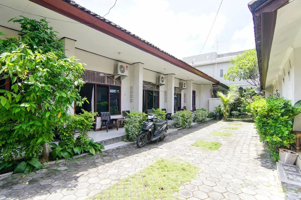 RedDoorz Plus near Ubung Terminal Denpasar