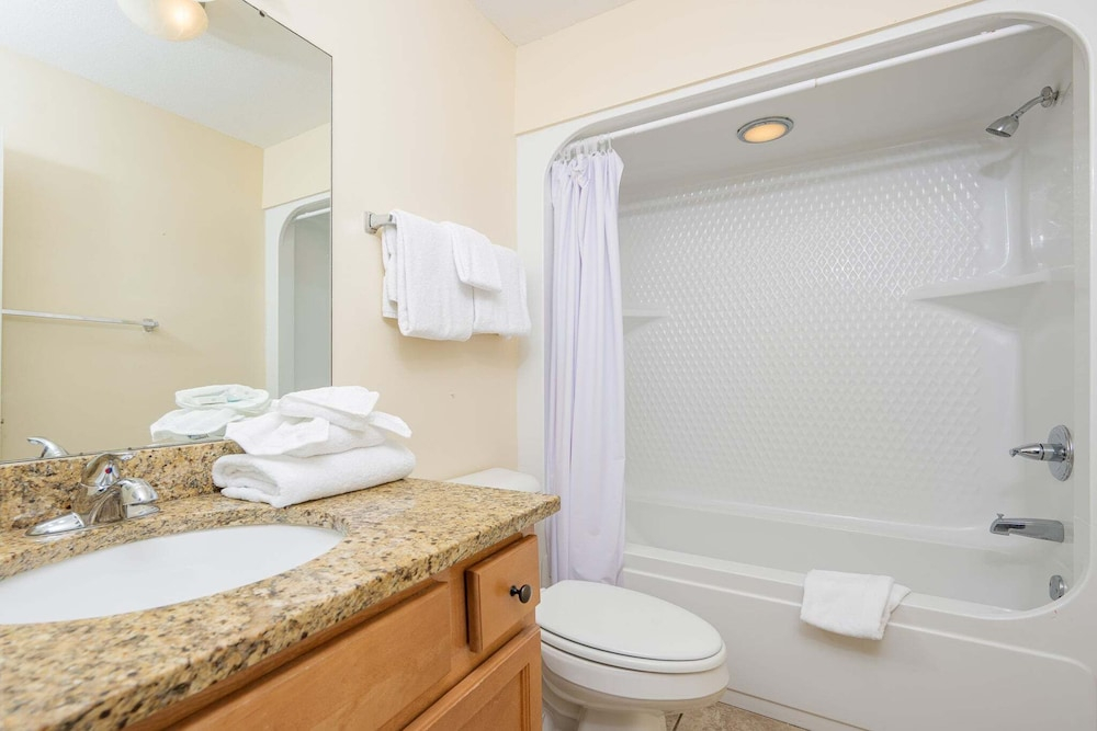The Oasis 1815 Formerly Phoenix West Ii 1815 3 Bedroom Condo