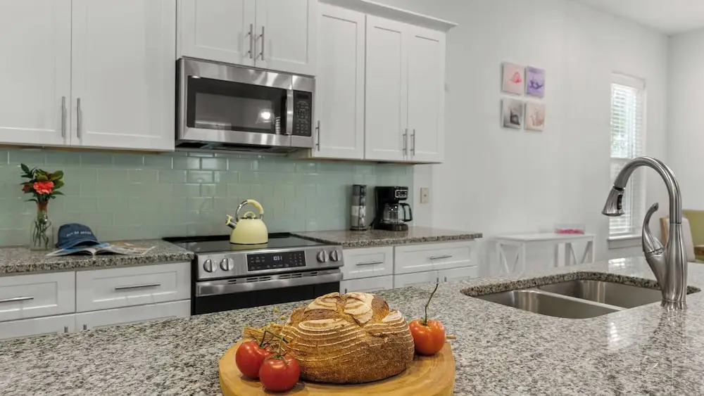 Sea Love by Avantstay Beach Home + Sleeps 16 Mins to Miramar Beach + Community Pool Group Stay