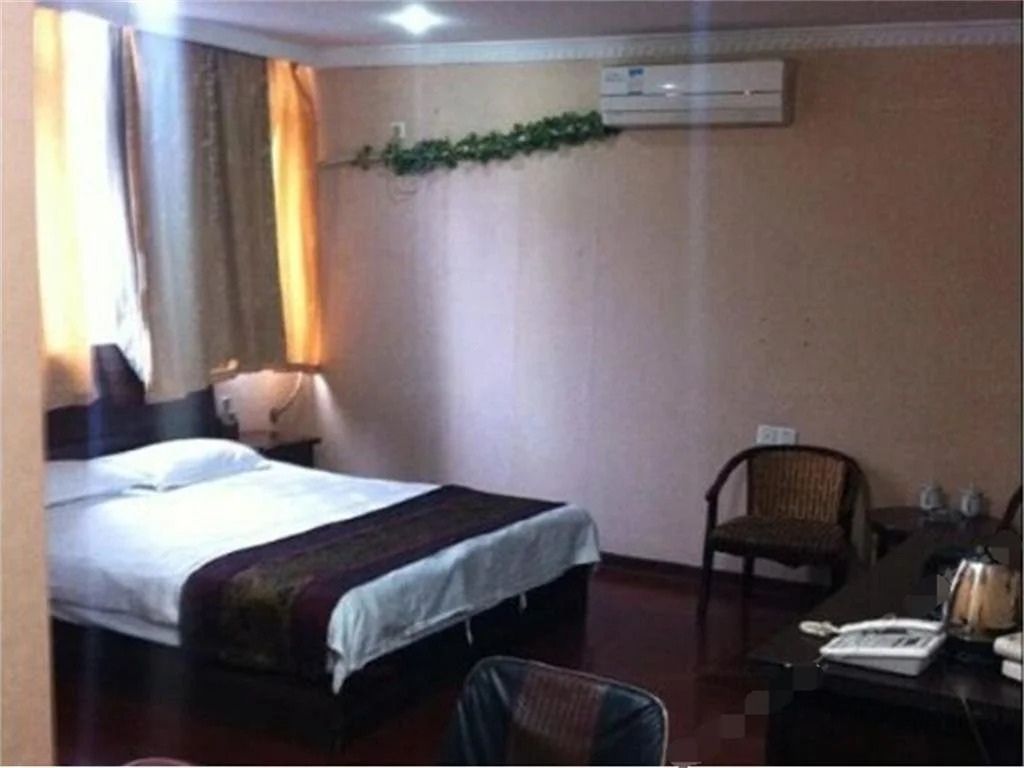 Taixing Jinding Business Hotel