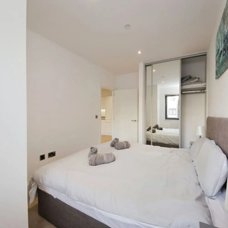 Modern Comfort 1 Bed Apartment Broadoaks, Sulihull