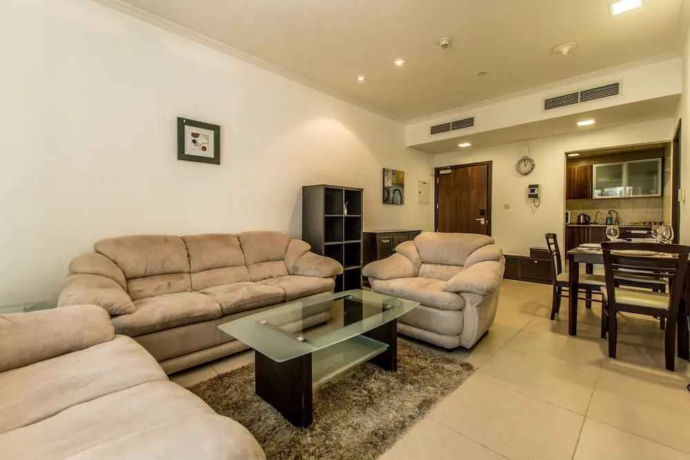 JLT - Goldcrest Executive 1 Cluster C