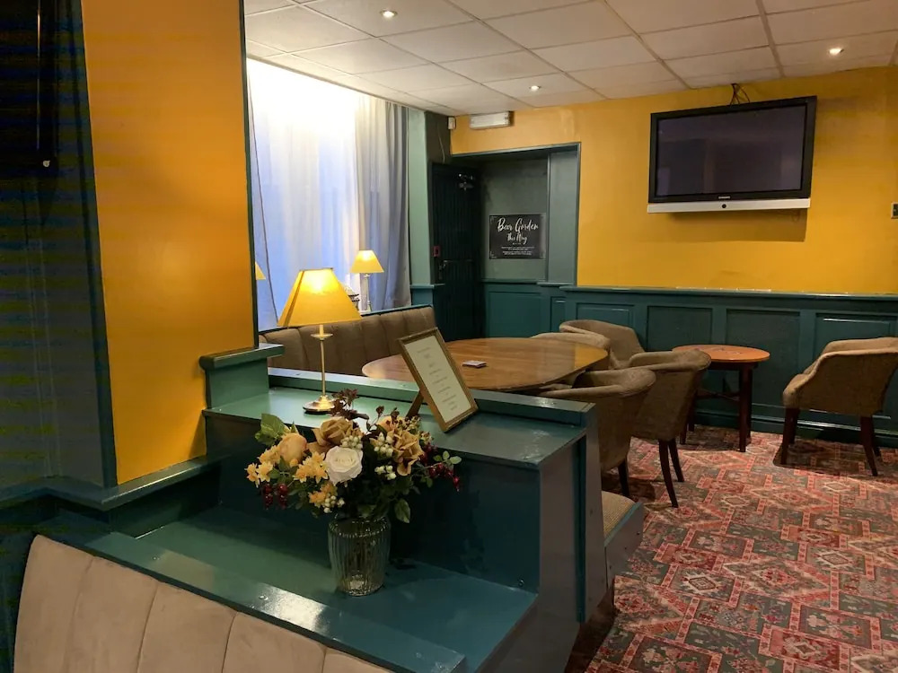 The Waverley Hotel