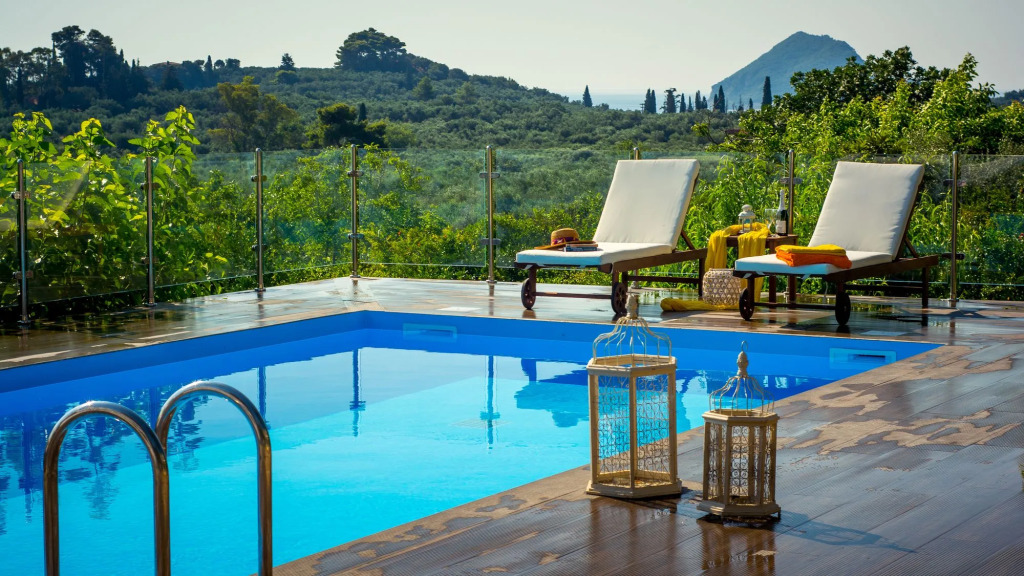 Villa Natura prive swimming pool