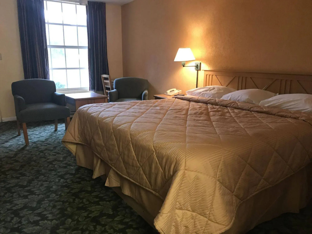 Seven Hills Suites