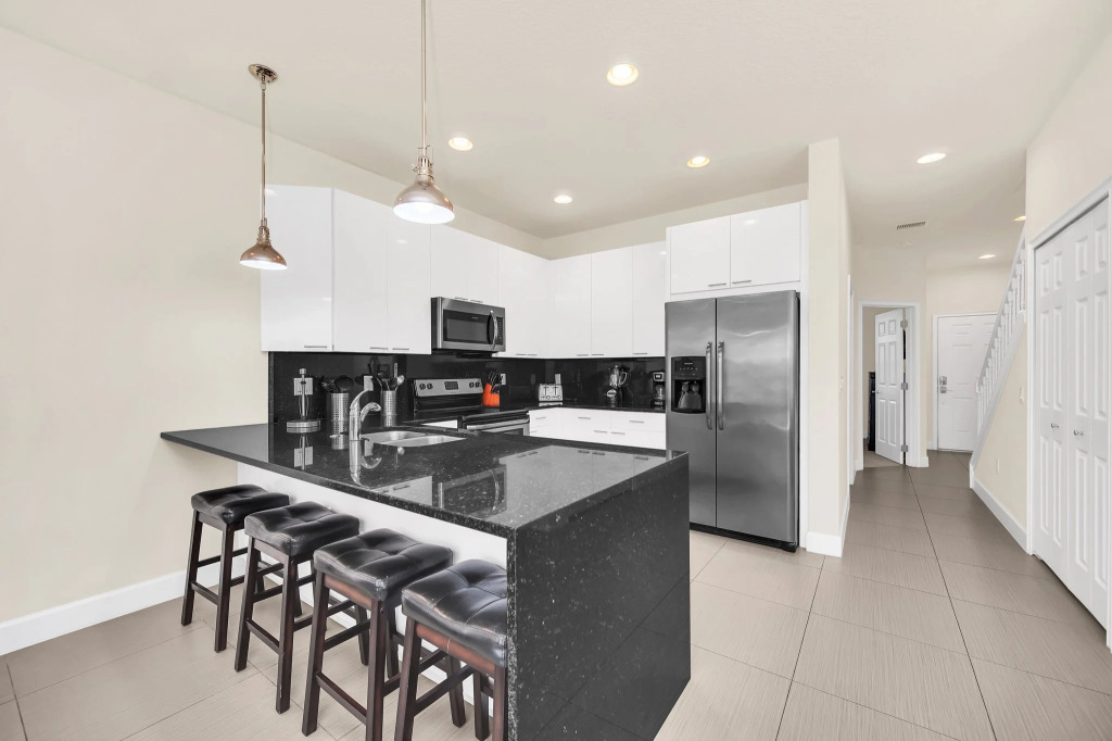 1447RETREAT , Clermont , US