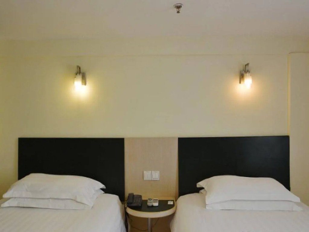 Motel 168 Nanjing Hu Ju Road Inn