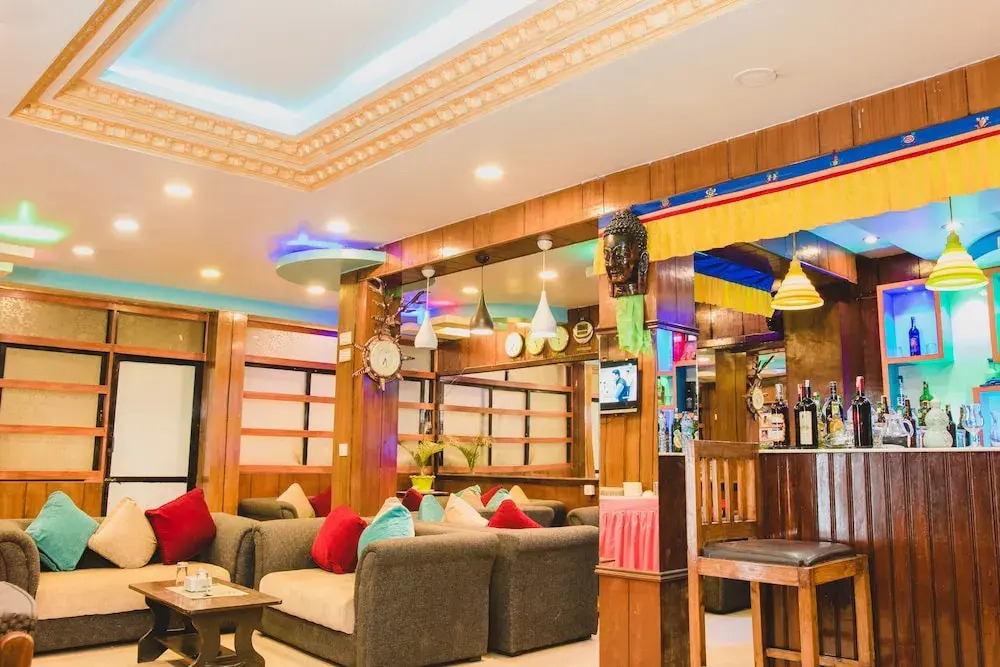 Hotel Four Eyes by OYO Rooms