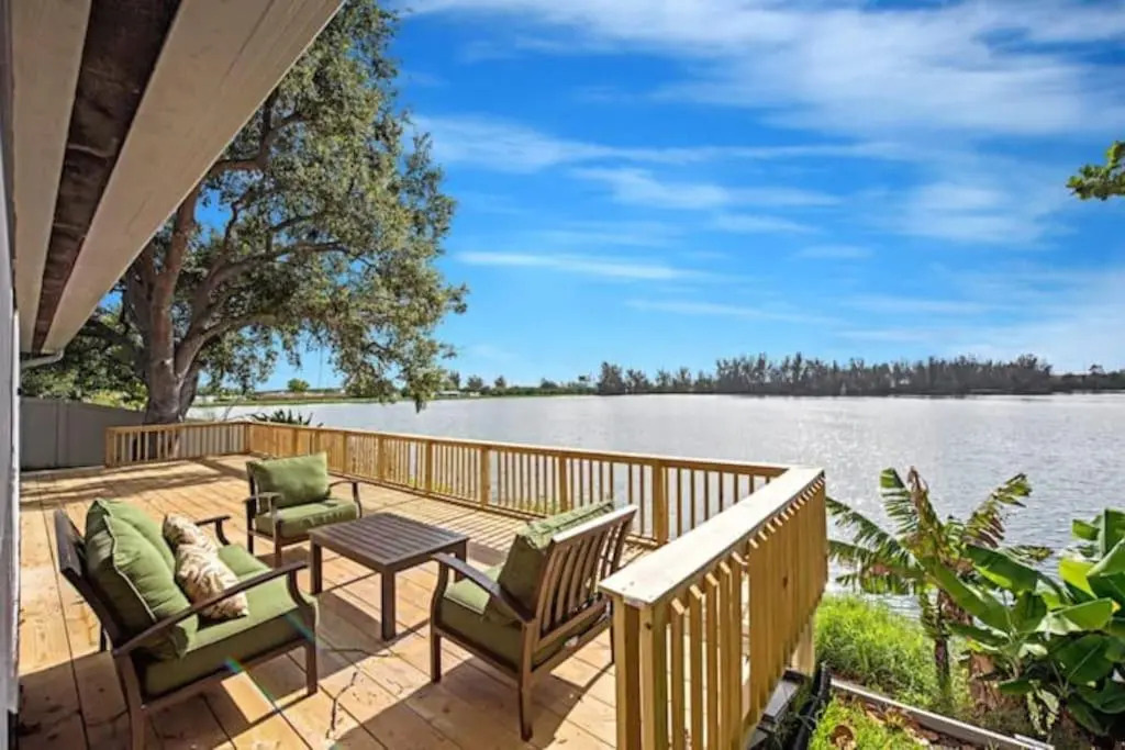 Lake House 1 in Davie