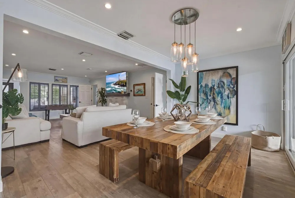 Fox Isles Luxury Waterfront With Pool Near Beach
