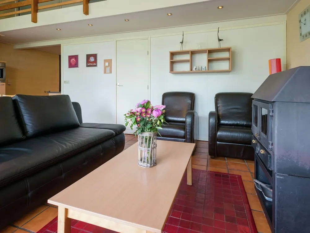 Pleasant Holiday Home With Fenced Terrace, Garden, Barbecue