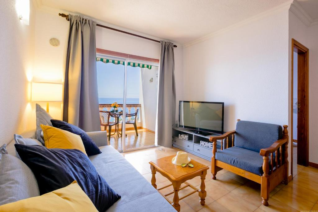 FRONT LiNE OCEAN ViEW 2BeD Wi-Fi YOUR HOLiDAY HOME