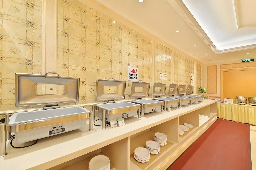Vienna Hotel Shenzhen (FuYong metro station branch)