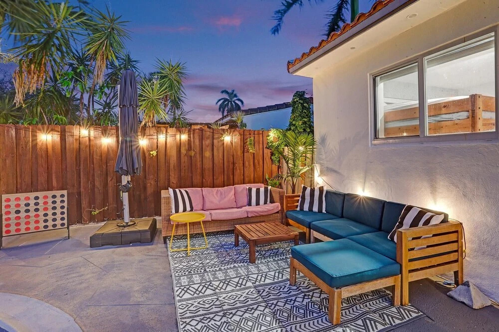 Hollywood Luxurious Villa w Heated Pool
