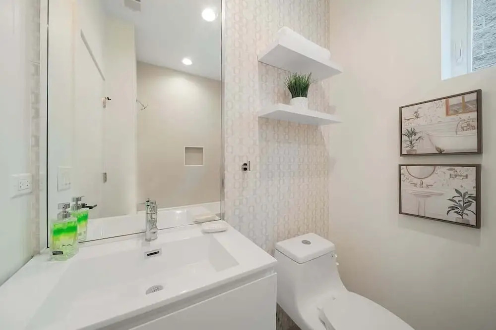 New Two Bed Condo by United Center With Balcony