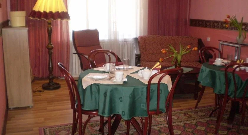 Romeo Family Apartments