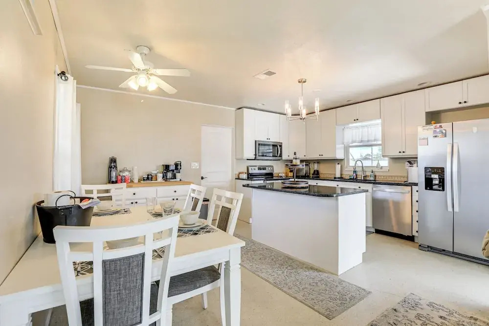 4 Mi to Historic Dtwn Venice: Home w/ Heated Pool!