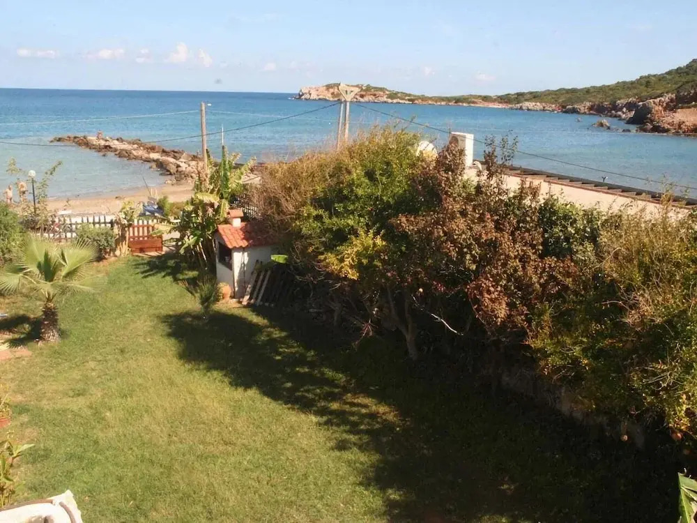 Ficus Seafront Villa, Eco Pool & Close to Beach, By ThinkVilla