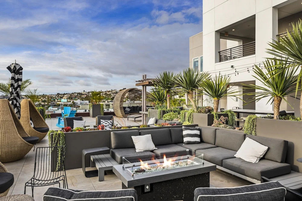 Little Italy Apartments by Barsala