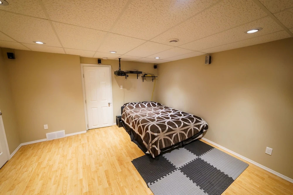 Lakewood's Local Living Quarters