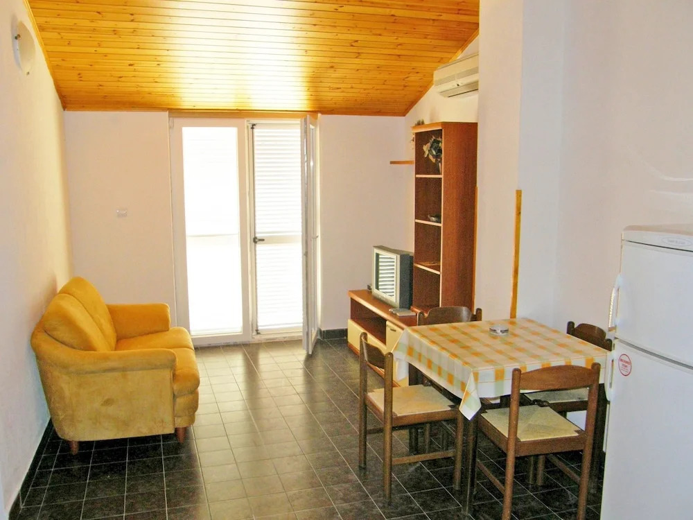 Apartments Drandic 94