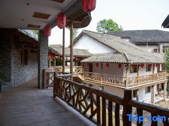 Wolong Riverside Manor