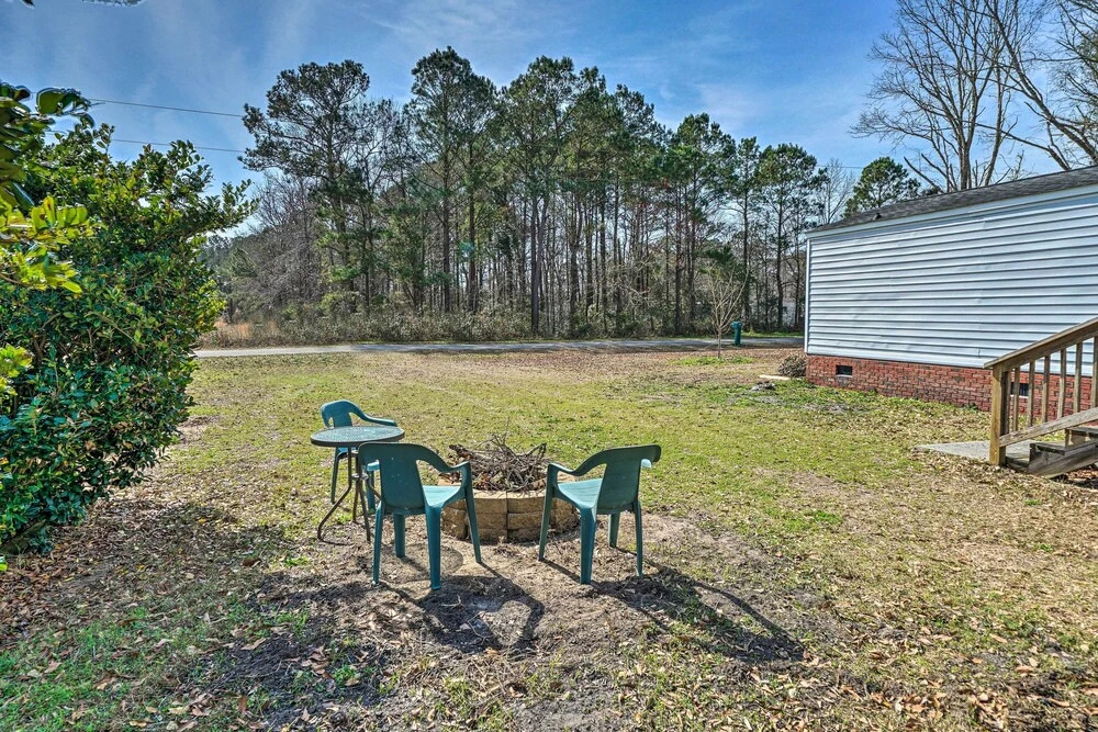 Peaceful Supply House ~ 2 Mi to Holden Beach!