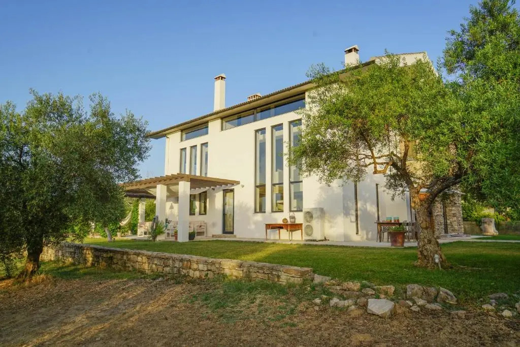El Toro Blanco Luxury Villa in Andalucia
