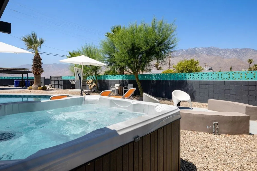 Modern Desert Oasis