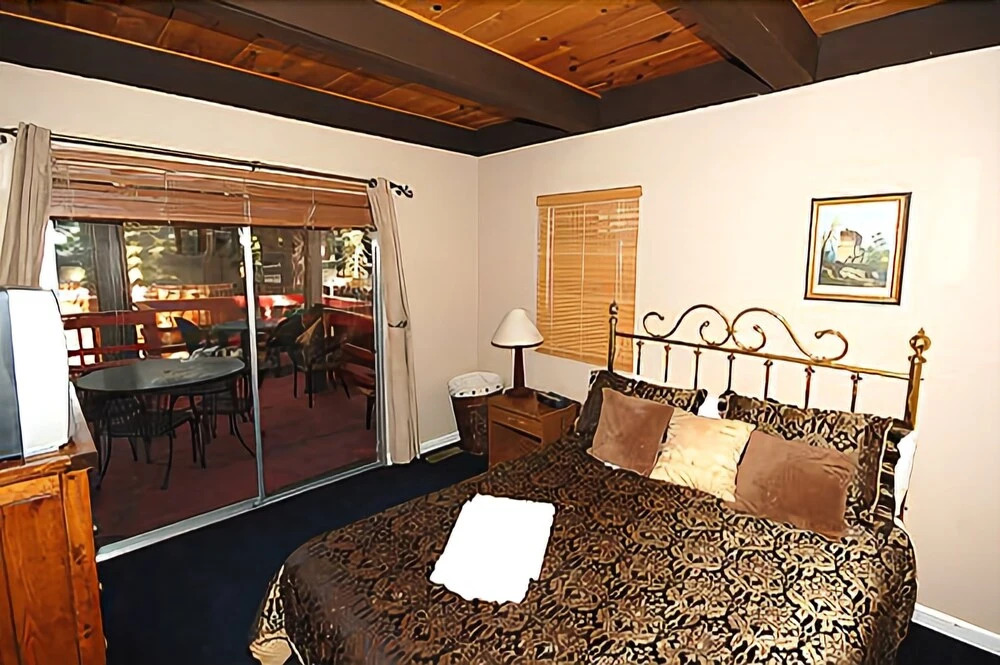 3373 Cape Horn Road 3 Bedroom Cabin