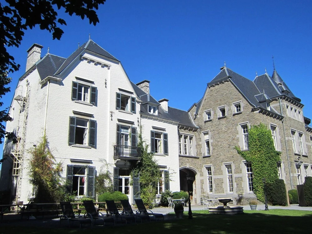 A beautiful castle in the valley of Aisne