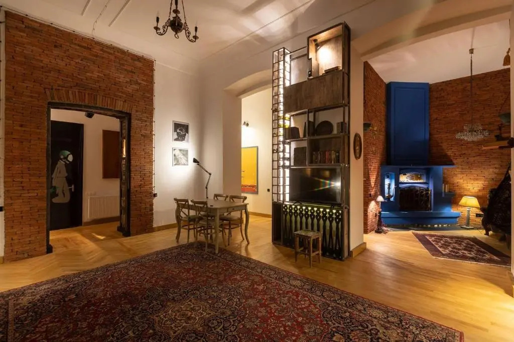 Wehost apartment with Fireplace