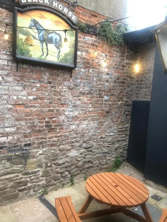 Former 16th Century Inn - In the heart of Macclesfield, gateway to the Peaks