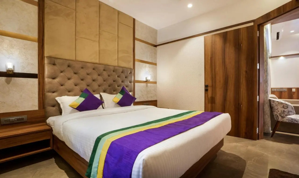 Treebo Premium Savera Inn