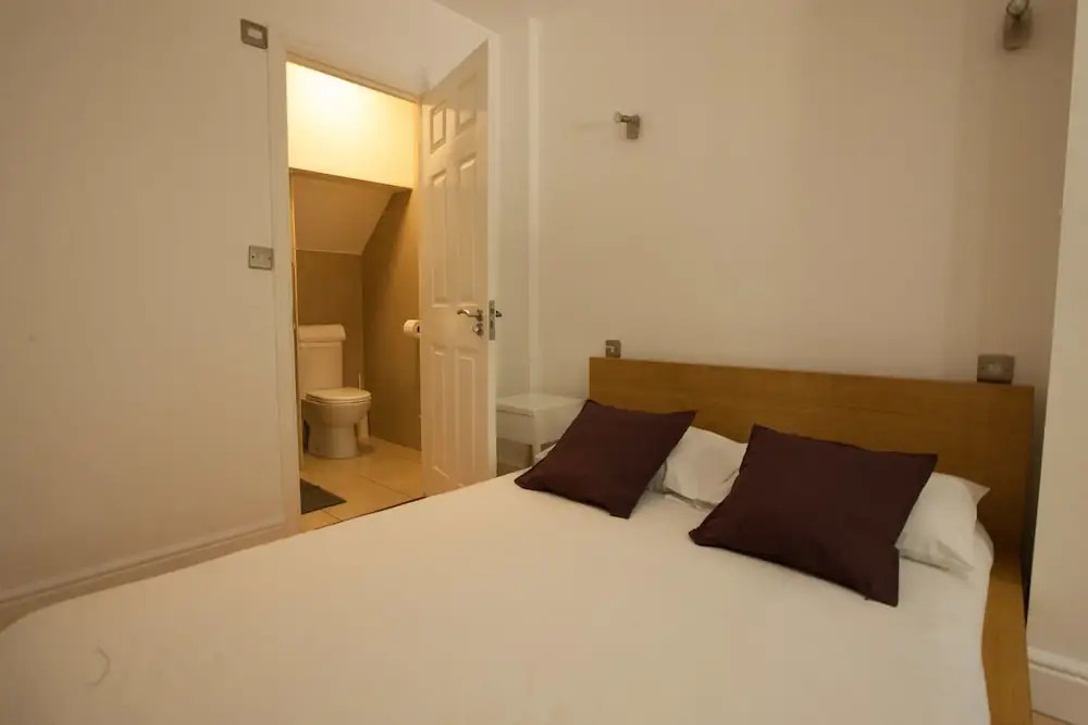Tooting Rooms & Studio by PrimeCityHosts