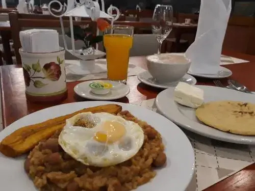 Hotel Santamaria INN