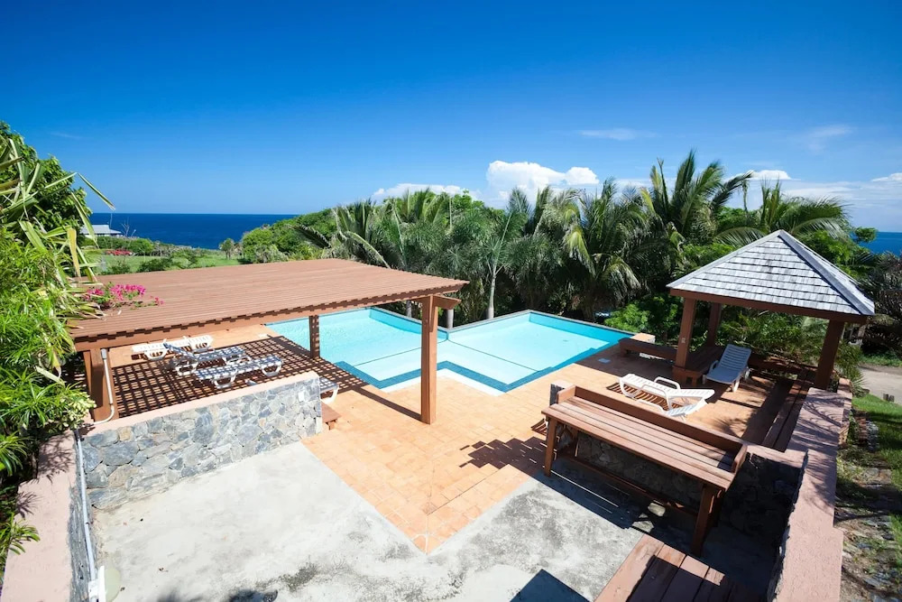 Incredible Ocean Views From Both Sides Of This Hill Top Home