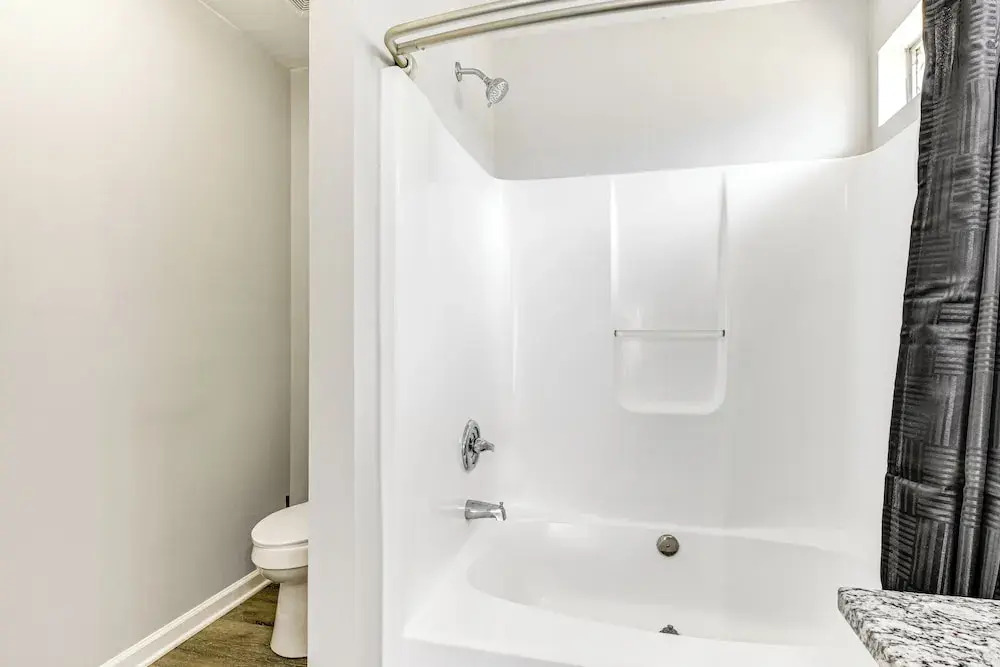 9 Mi to Uptown: Abode w Hot Tub in Charlotte