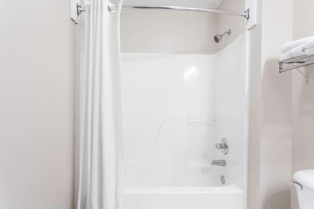 Super 8 by Wyndham Harrisburg