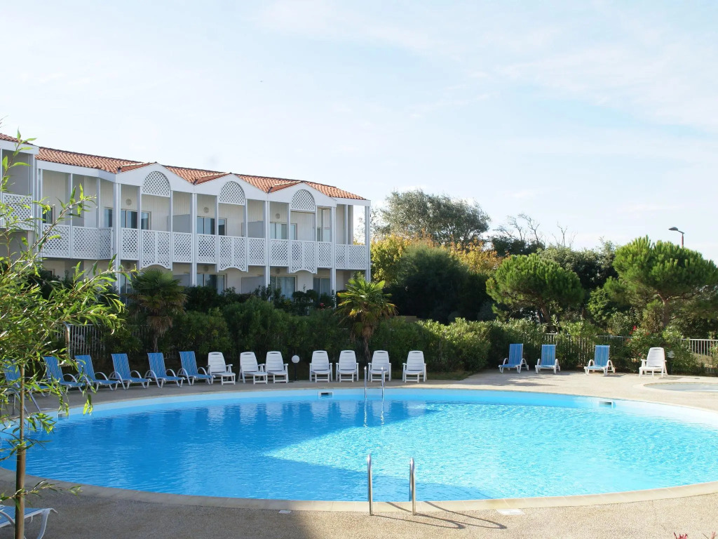 Studio with a view on the pool or sea near Fort Boyard