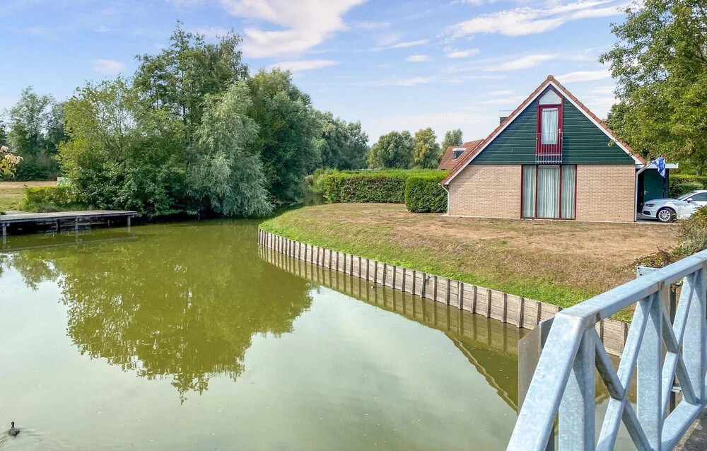Nice Home in Heinkenzand With Wifi and 3 Bedrooms