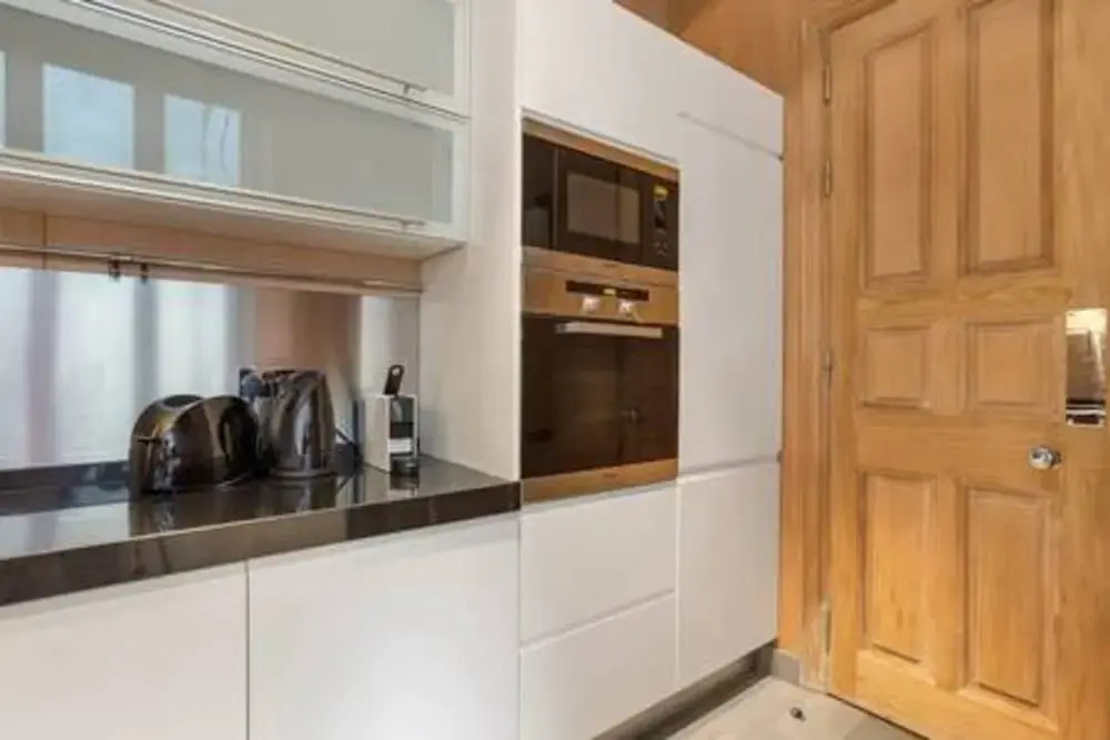 3-bdr Magnificent Harrods Knightsbridge Apartment