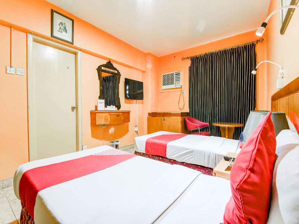 OYO 270 Dream Land Hotel