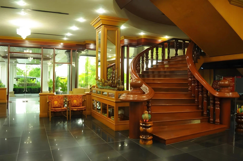 PathumThani Place Hotel