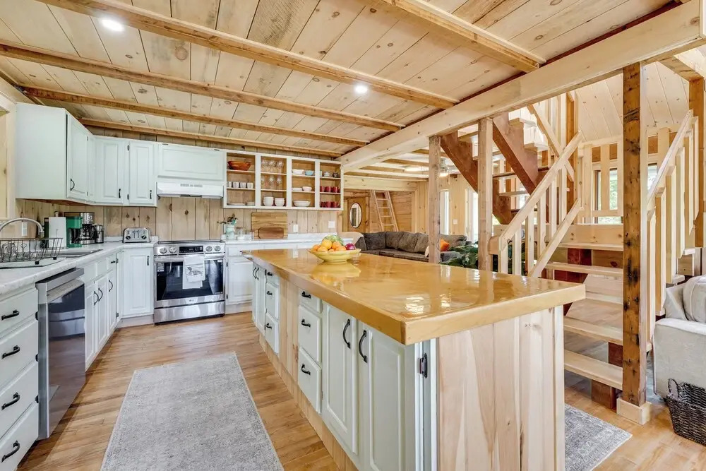 Dock + Kayaks: Annabessacook Lake Retreat!