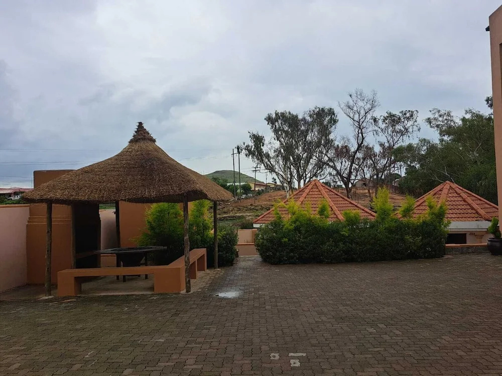 Jate Guest House